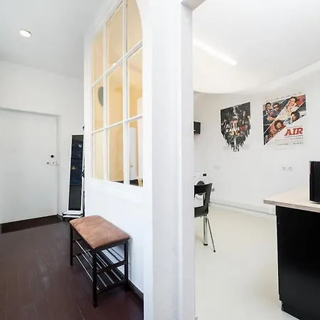 2-bed, 1,5-bath Old Town Flat With Sauna And Bar