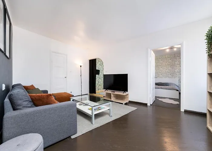 2-bed, 1,5-bath Old Town Flat With Sauna And Bar Διαμέρισμα *