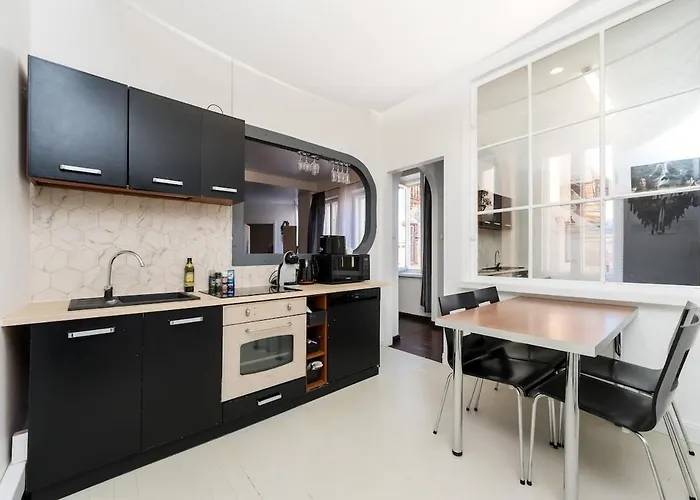 2-bed, 1,5-bath Old Town Flat With Sauna And Bar Ταλίν