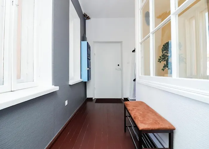 Апартаменты 2-bed, 1,5-bath Old Town Flat With Sauna And Bar *