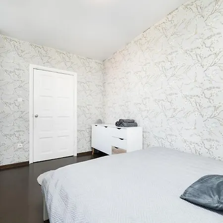 Апартаменти 2-bed, 1,5-bath Old Town Flat With Sauna And Bar *