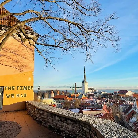2-bed, 1,5-bath Old Town Flat With Sauna And Bar Апартаменти