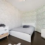 2-bed, 1,5-bath Old Town Flat With Sauna And Bar *