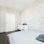 Apartamento 2-bed, 1,5-bath Old Town Flat With Sauna And Bar *